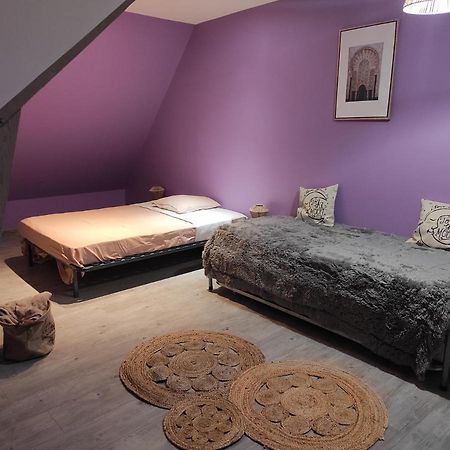 Agreable Et Spacieuse Chambre Familiale Sansac-de-Marmiesse Bagian luar foto