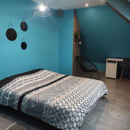 Agreable Et Spacieuse Chambre Familiale Sansac-de-Marmiesse Bagian luar foto